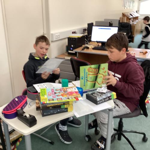 Büchereigestaltung Reading Club