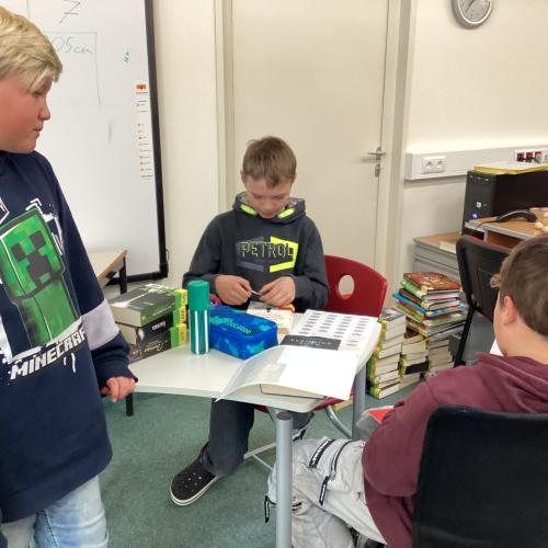 Büchereigestaltung Reading Club