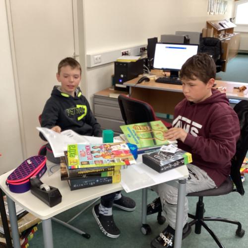 Büchereigestaltung Reading Club