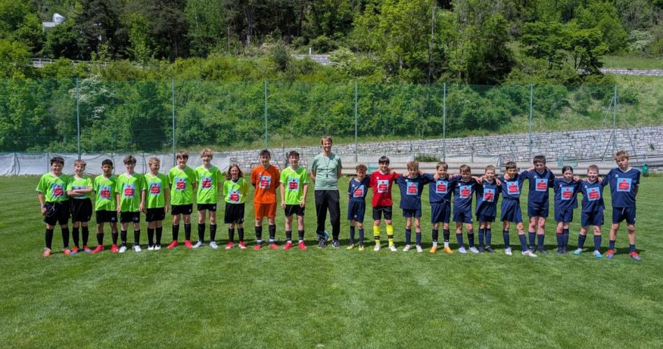 Mannschaften vor Spielbeginn: Fließ vs Pians